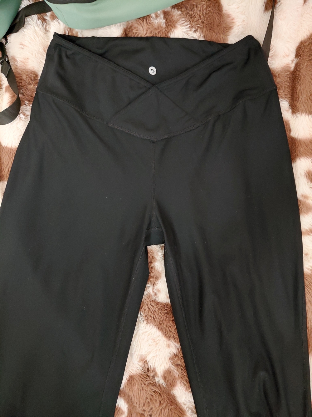 Black Yoga Leggings with V-Waistband
